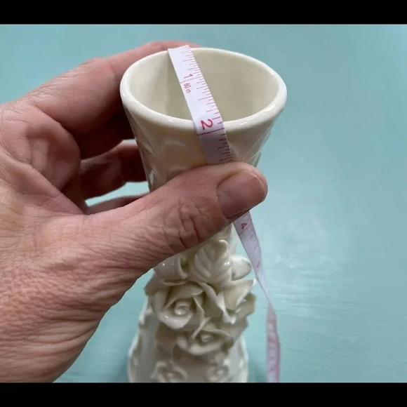 Vintage K’s Collection ornate cream ceramic vases. Set of 2. floral design. - Picture 7 of 9